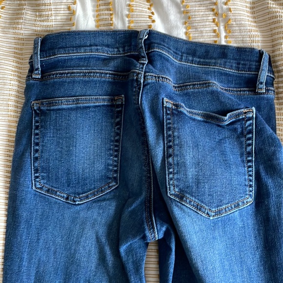 Gap Dark-Wash Resolution True Skinny Jean - size 28 short - Picture 3 of 9